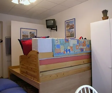 Hotel Pragues Rainbow